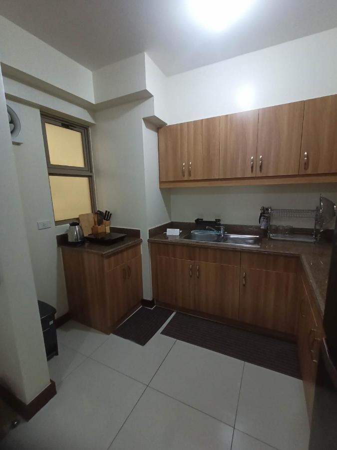 Апарт отель Acacia Estates Taguig Манила Экстерьер фото