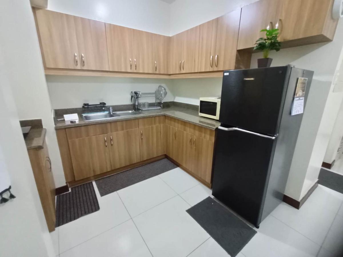 Апарт отель Acacia Estates Taguig Манила Экстерьер фото